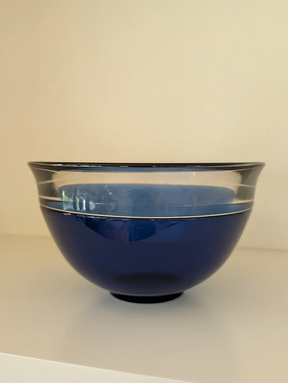 gorgeous BLUE ART GLASS BOWL